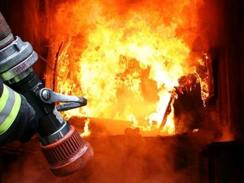 На Обухівщині майже вщент вигорів житловий будинок (ФОТО)