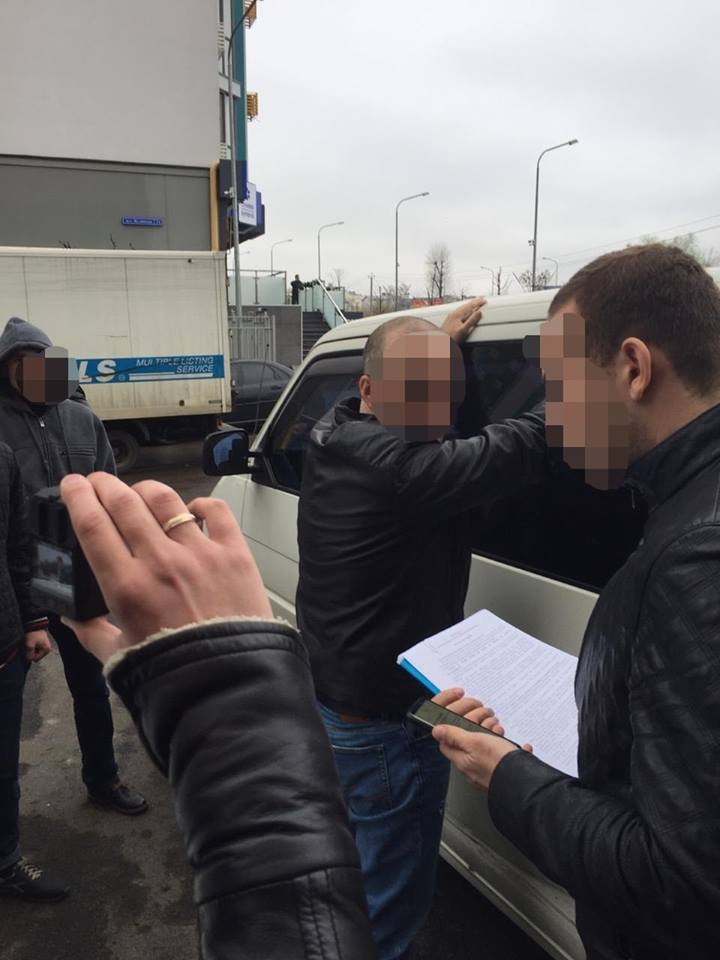 СБУшники викрили на хабарі посадовця "Київобленерго"